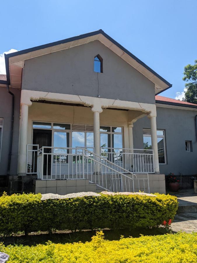 Ignite Guest House Гисеньи Экстерьер фото