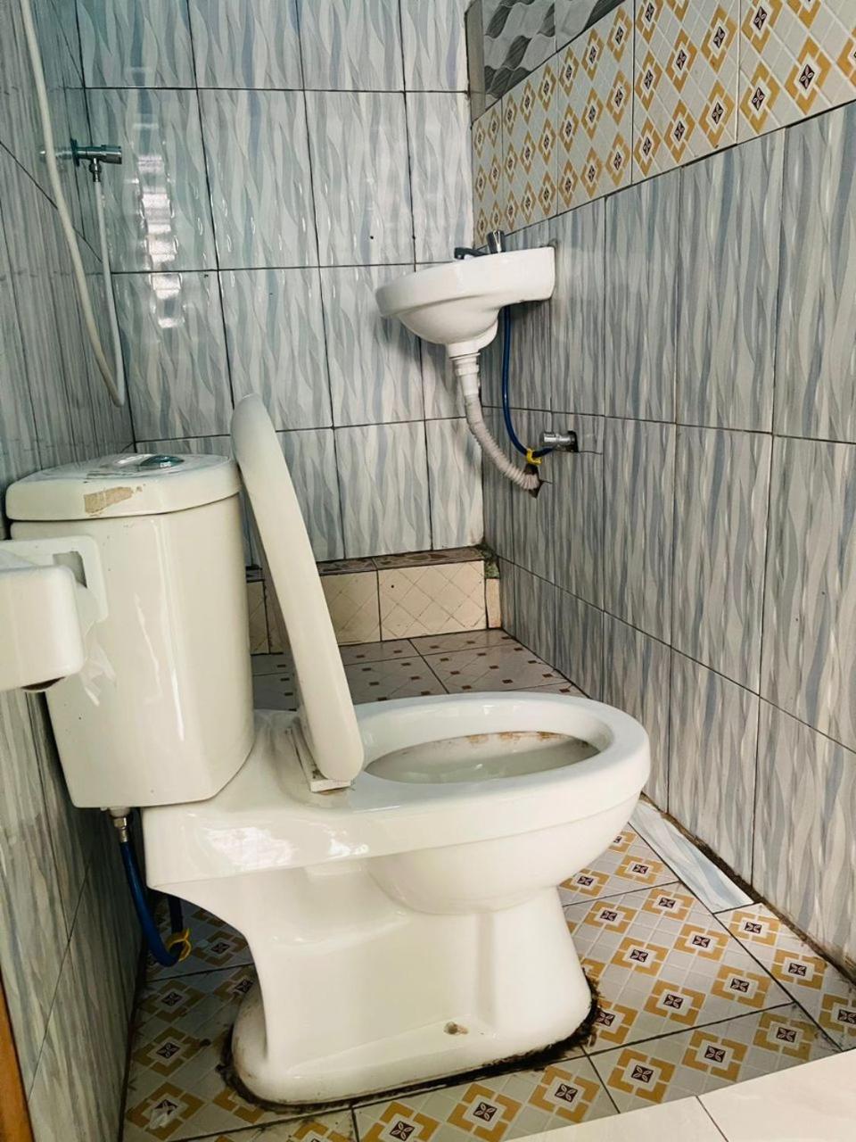 Ignite Guest House Гисеньи Экстерьер фото
