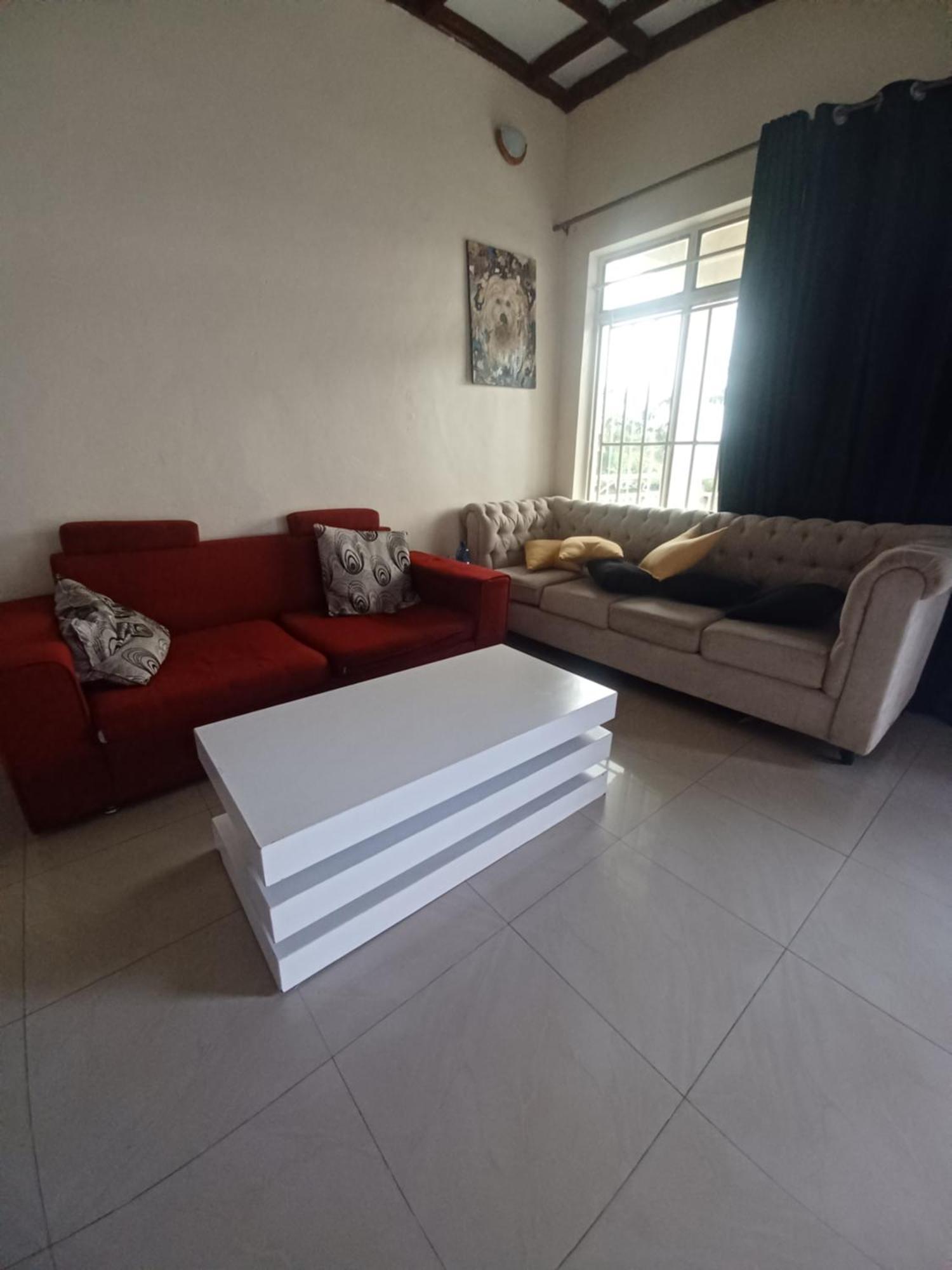 Ignite Guest House Гисеньи Экстерьер фото