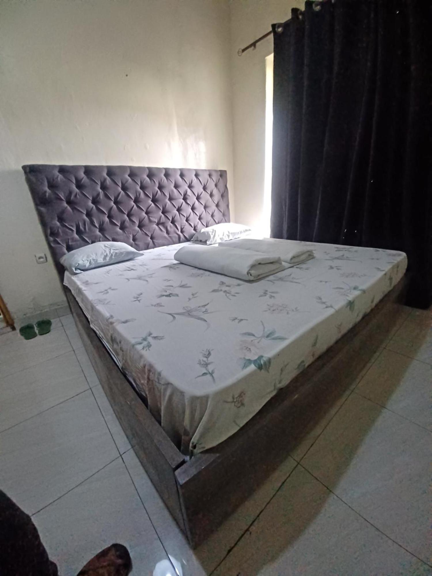 Ignite Guest House Гисеньи Экстерьер фото