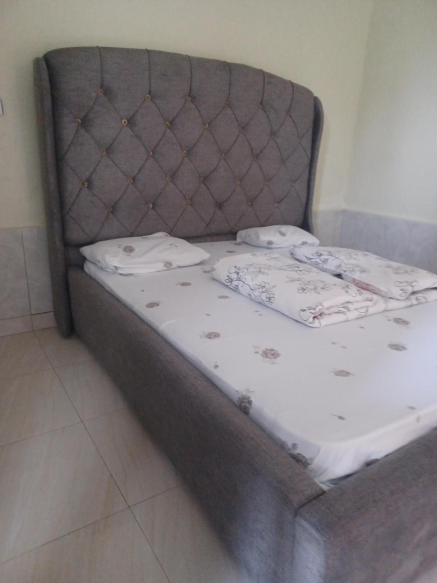Ignite Guest House Гисеньи Экстерьер фото